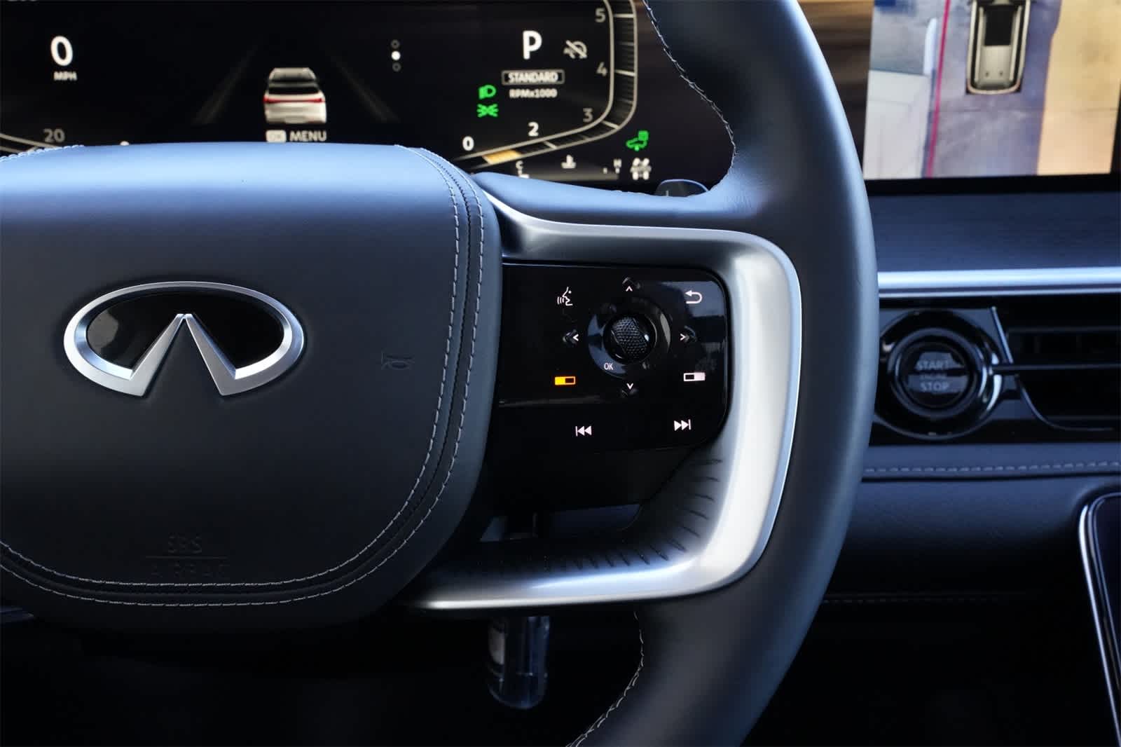 Thumbnail: 2025 INFINITI QX80 - 11