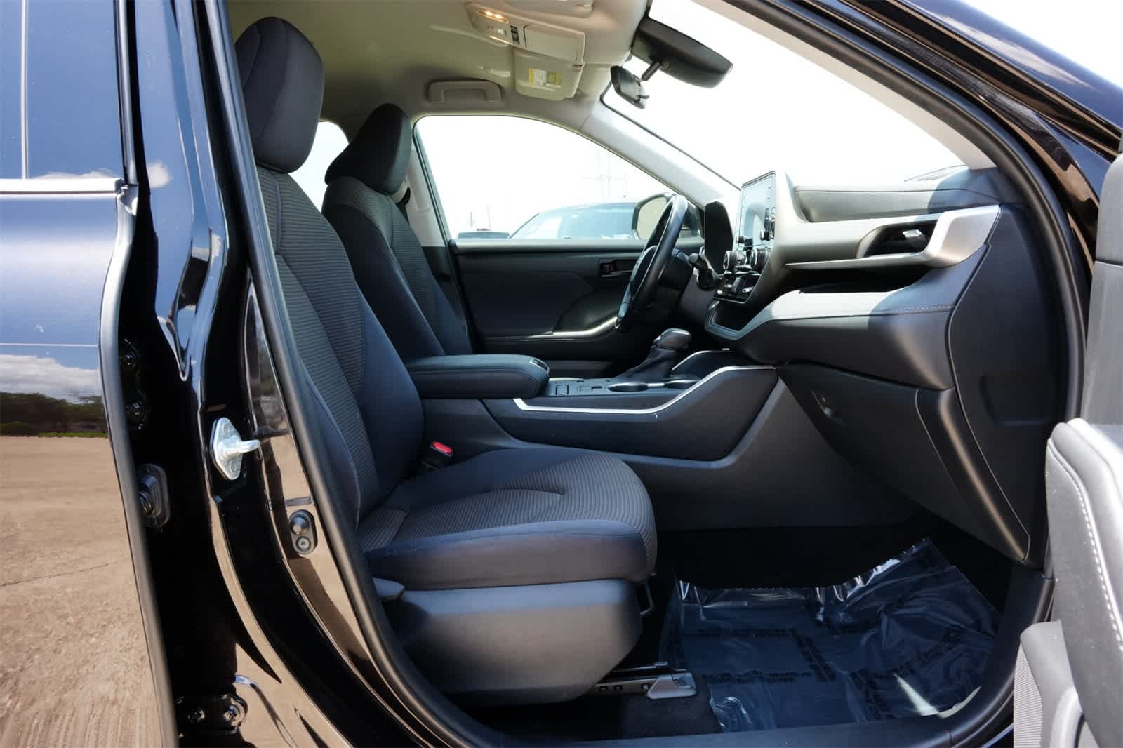 Thumbnail: 2020 Toyota Highlander - 24