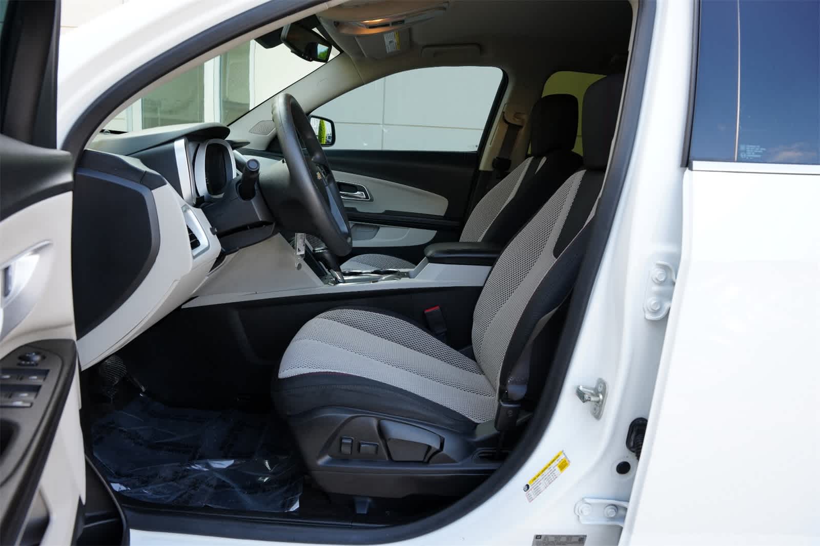 Thumbnail: 2016 Chevrolet Equinox - 16