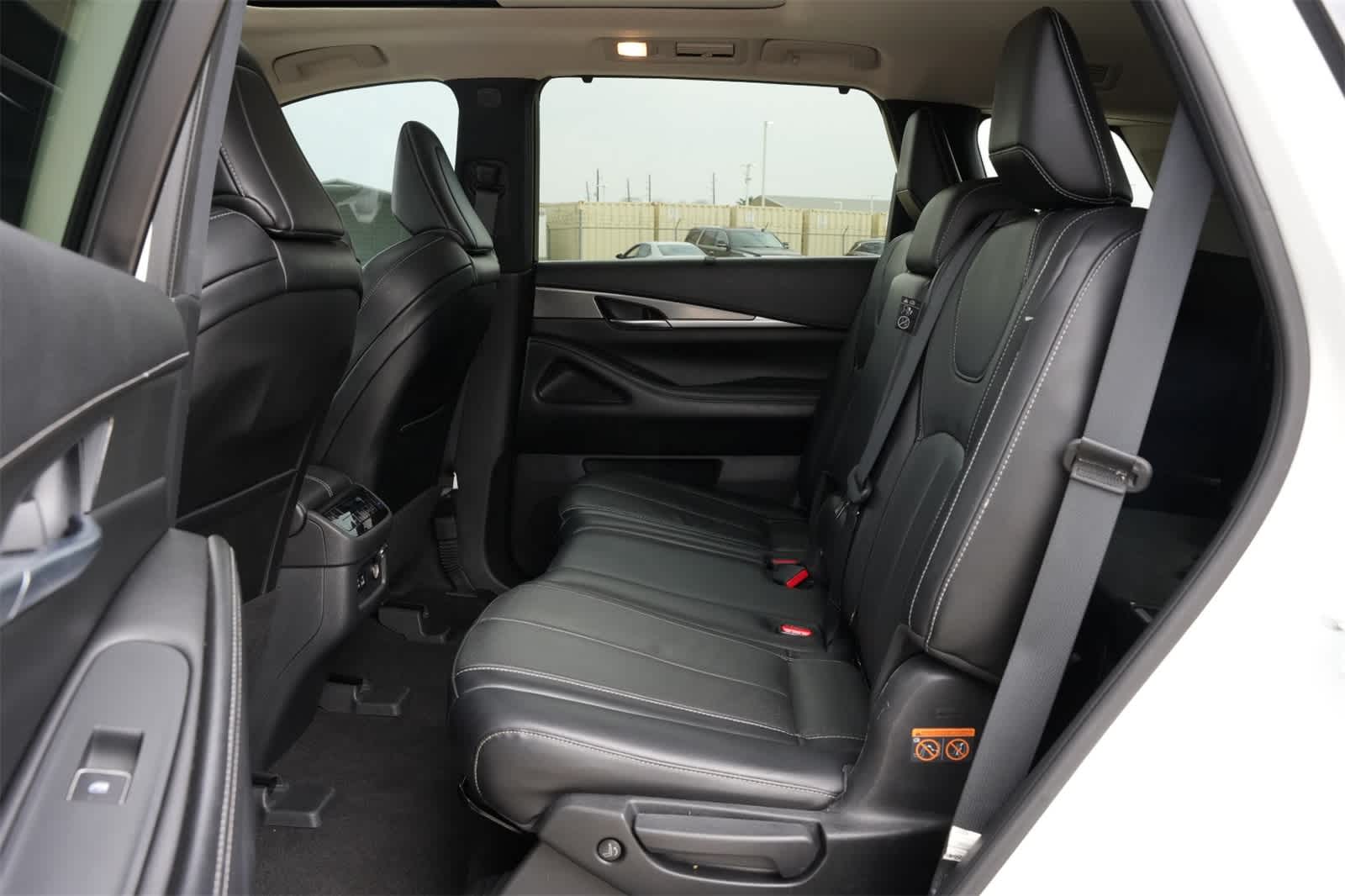 Thumbnail: 2023 INFINITI QX60 - 19