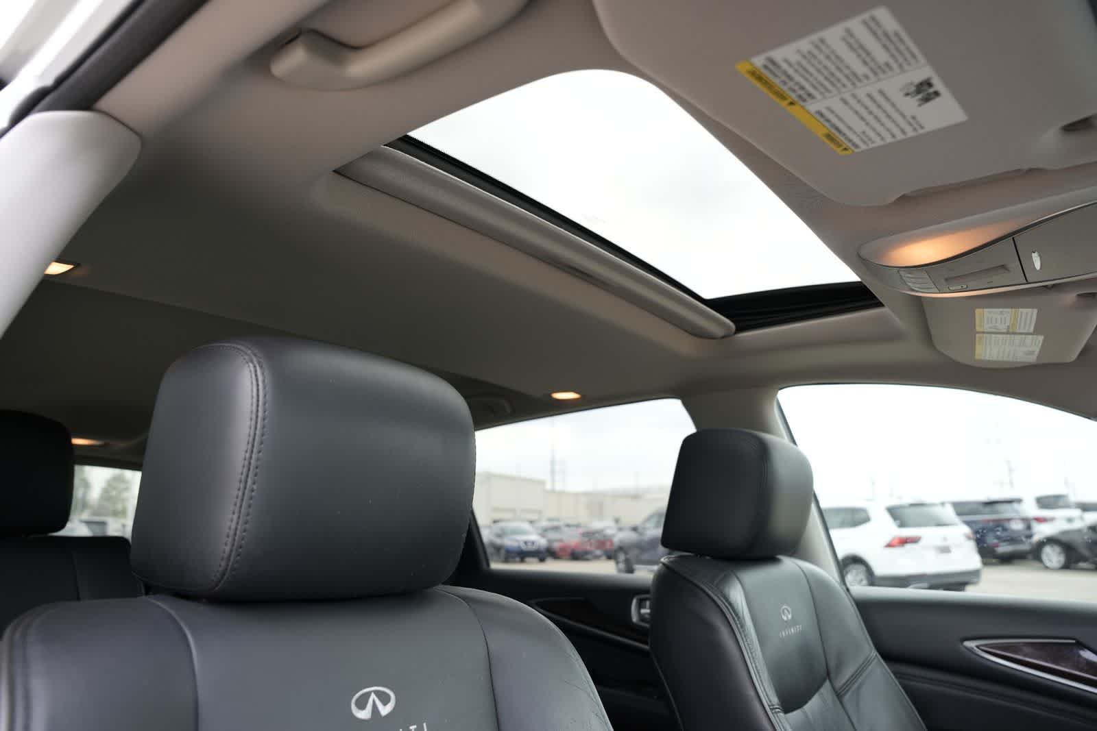 Thumbnail: 2013 INFINITI JX35 - 22