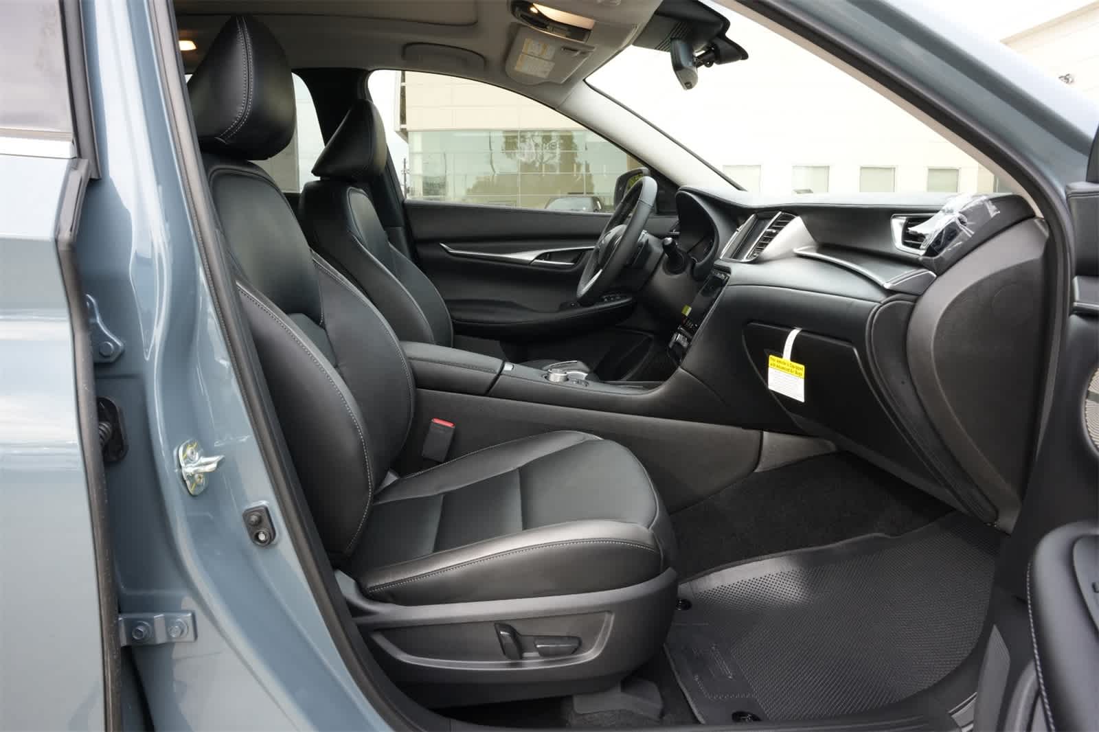 Thumbnail: 2025 INFINITI QX50 - 24