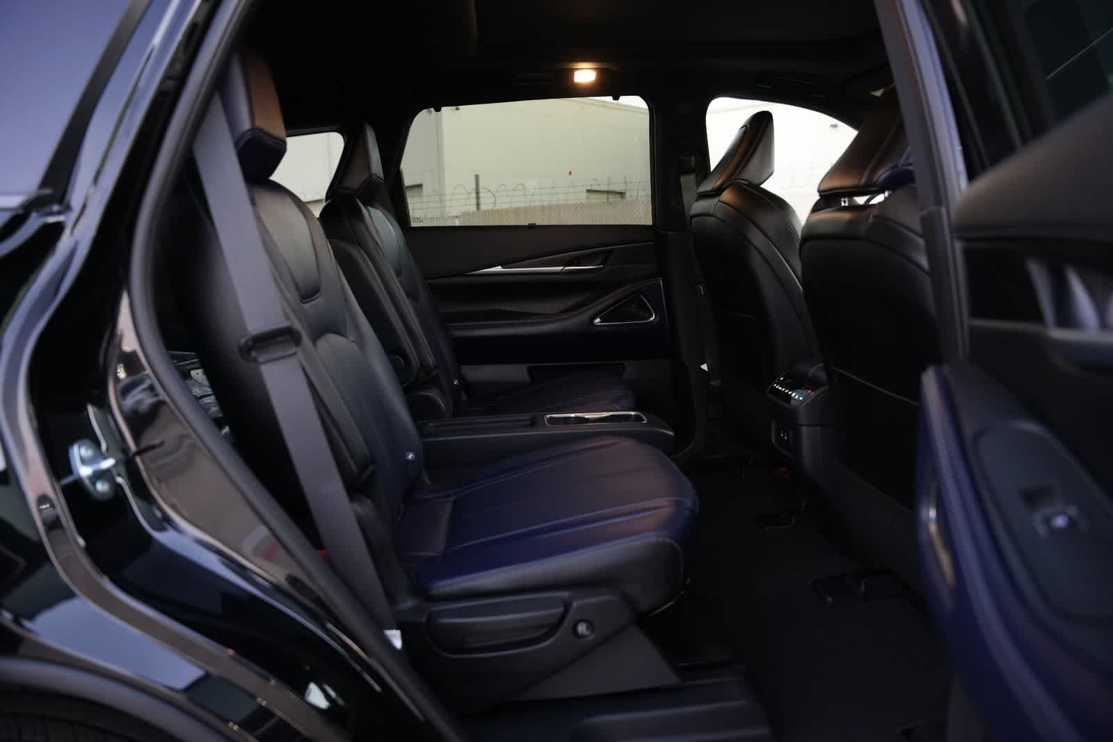 Thumbnail: 2026 INFINITI QX60 - 20