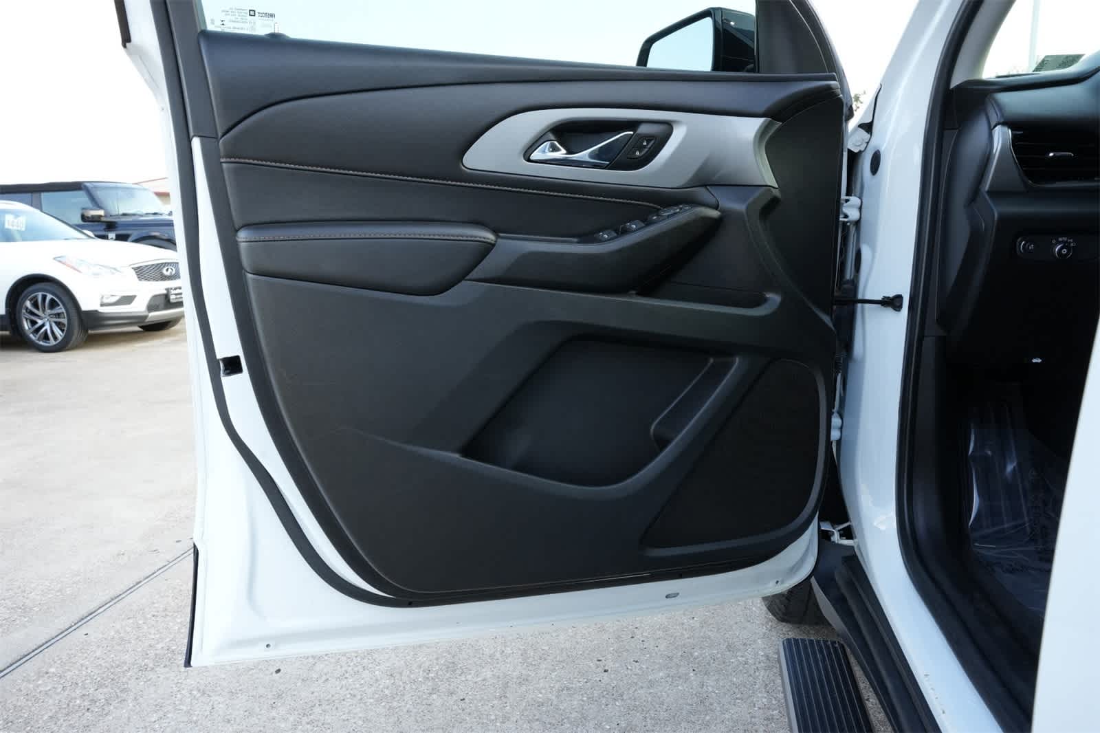 Thumbnail: 2020 Chevrolet Traverse - 18