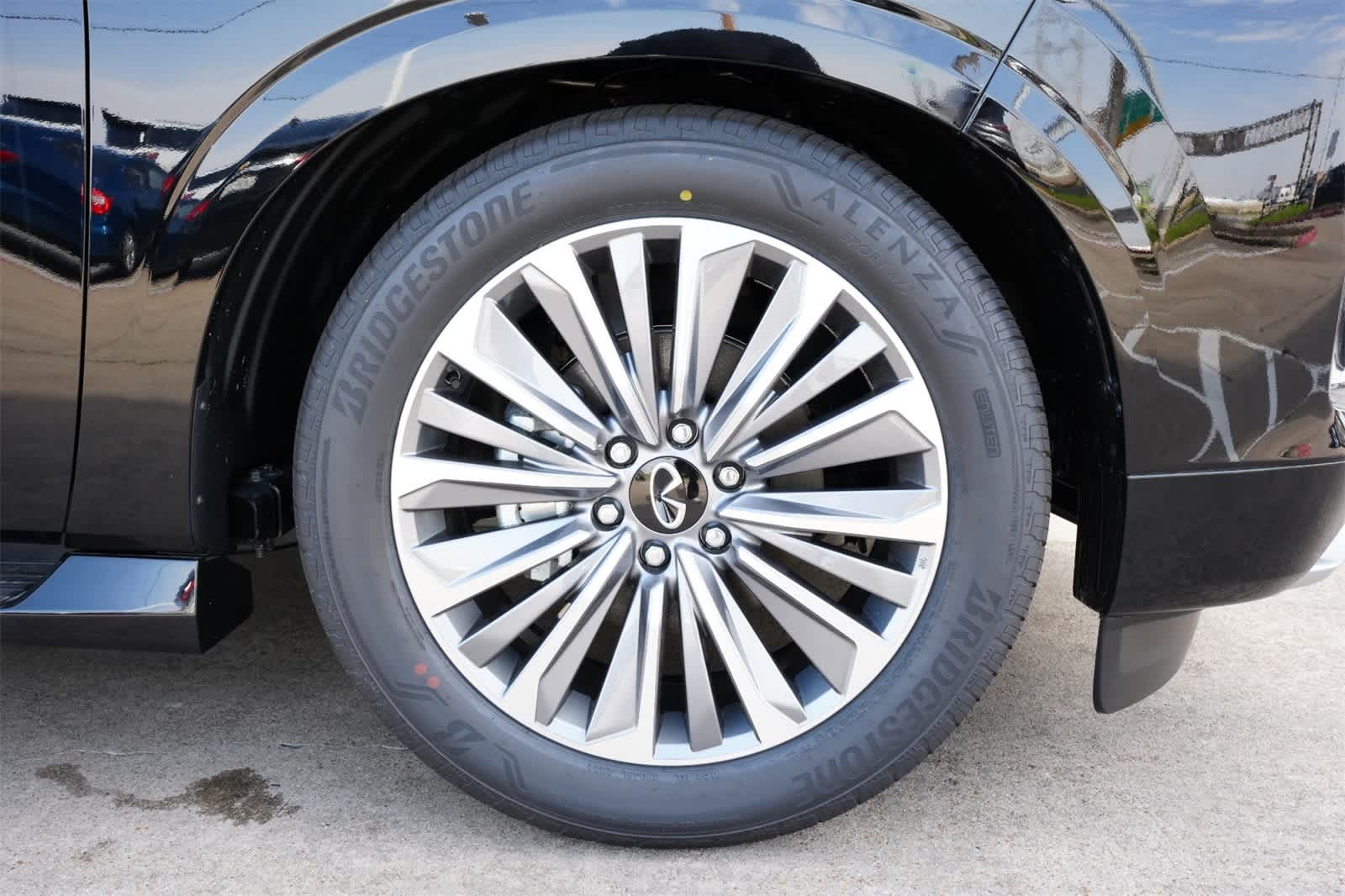 Thumbnail: 2025 INFINITI QX80 - 25