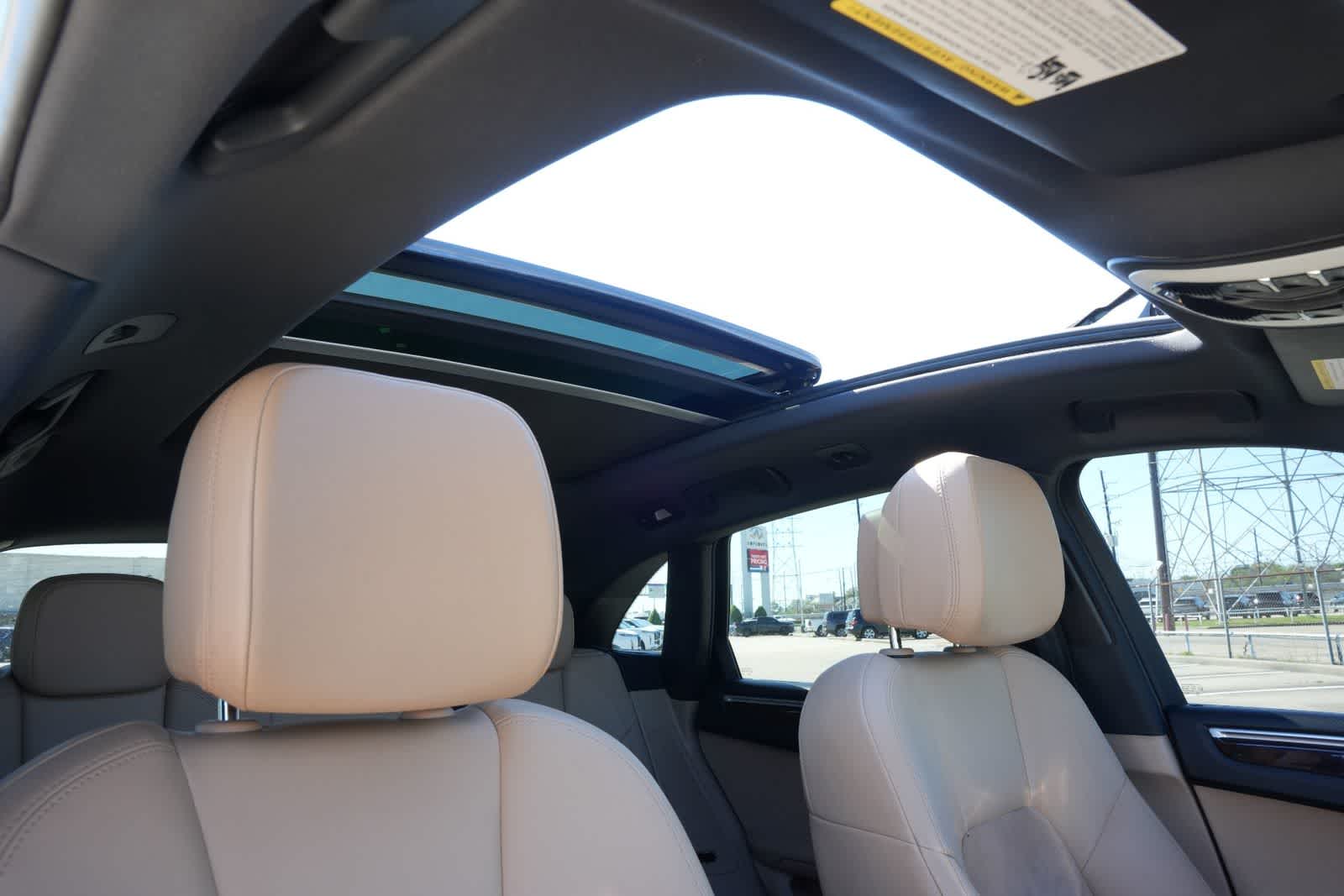 Thumbnail: 2021 Porsche Macan - 24