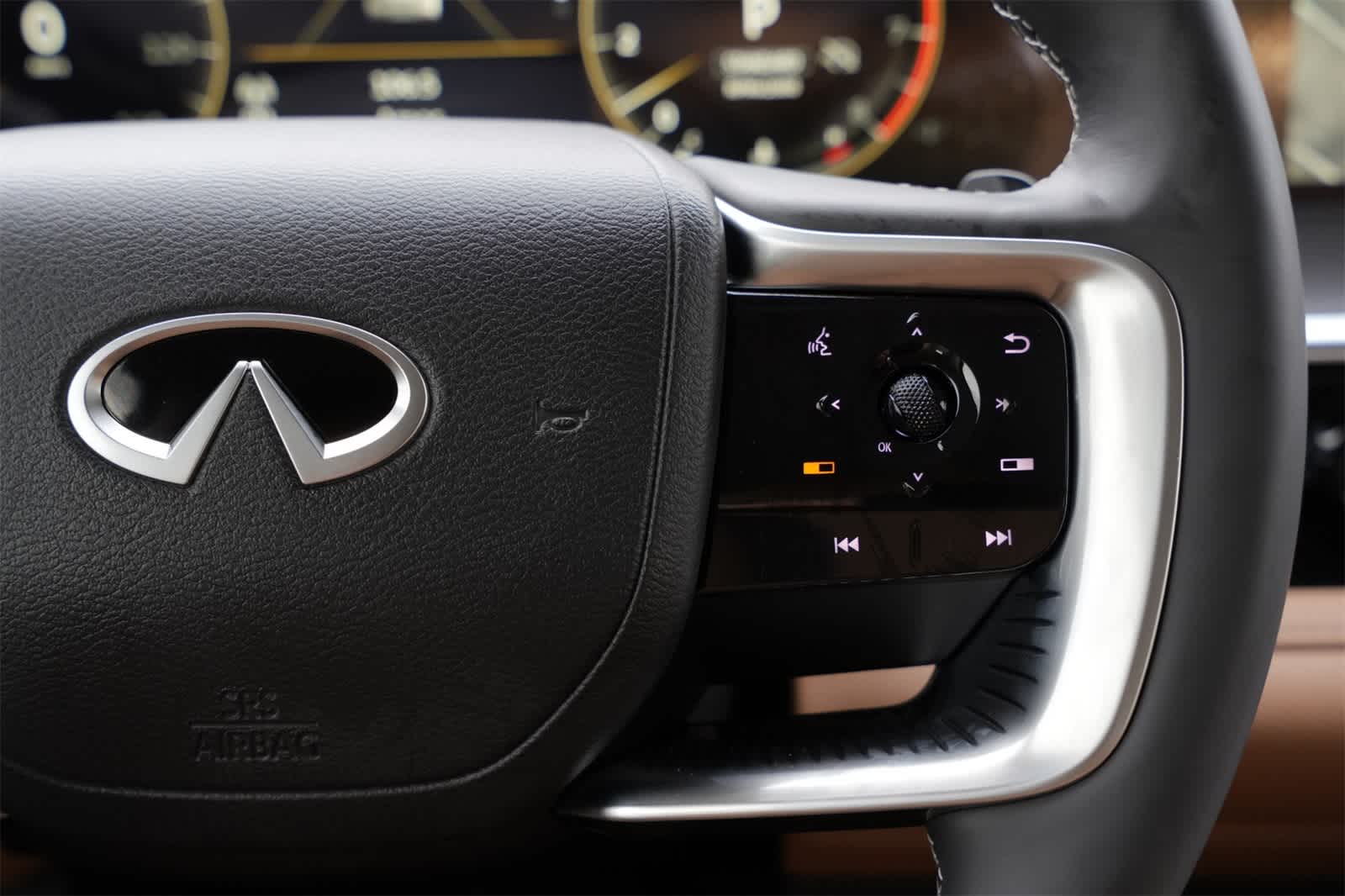 Thumbnail: 2026 INFINITI QX80 - 11