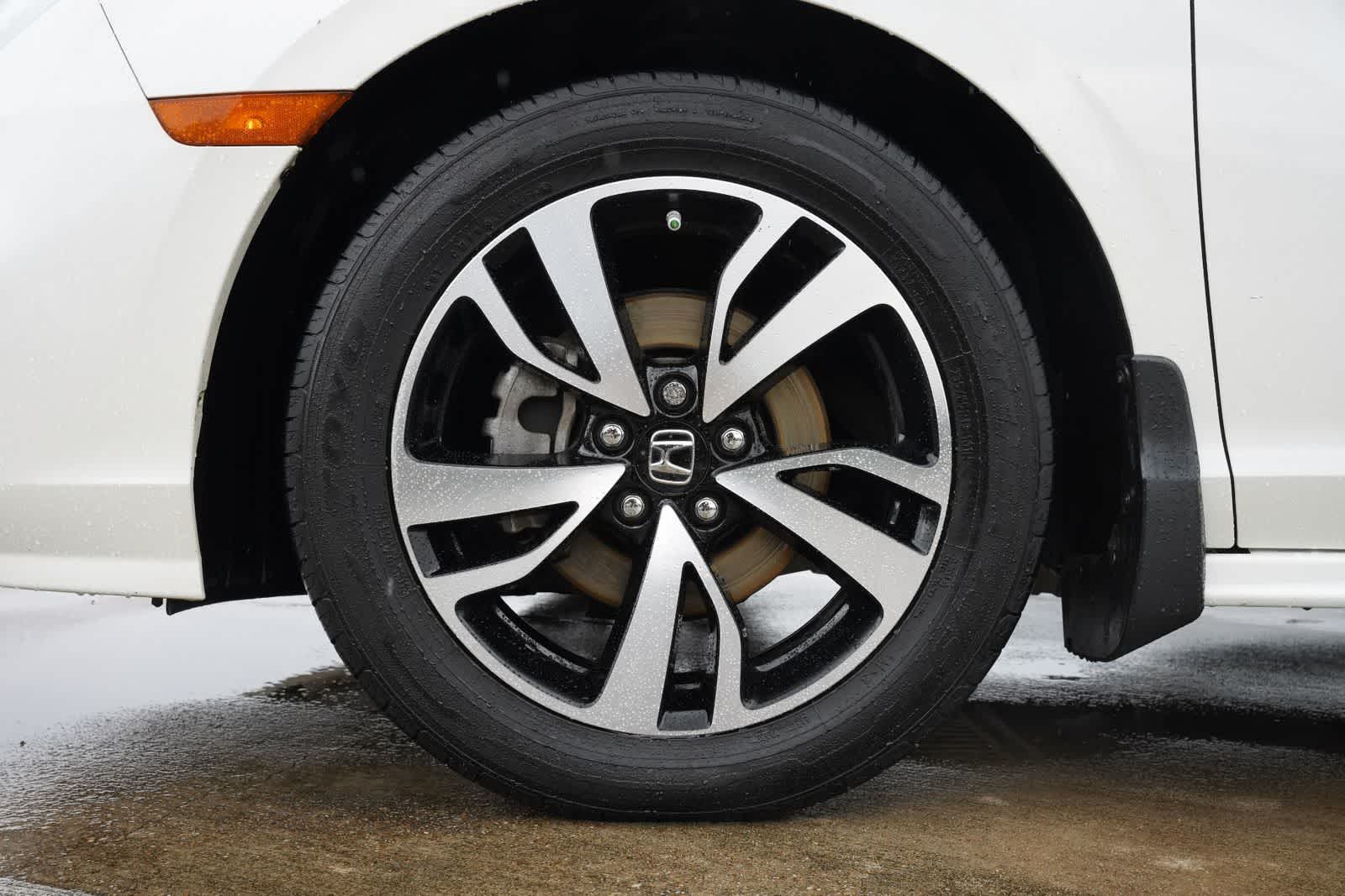 Thumbnail: 2018 Honda Odyssey - 29