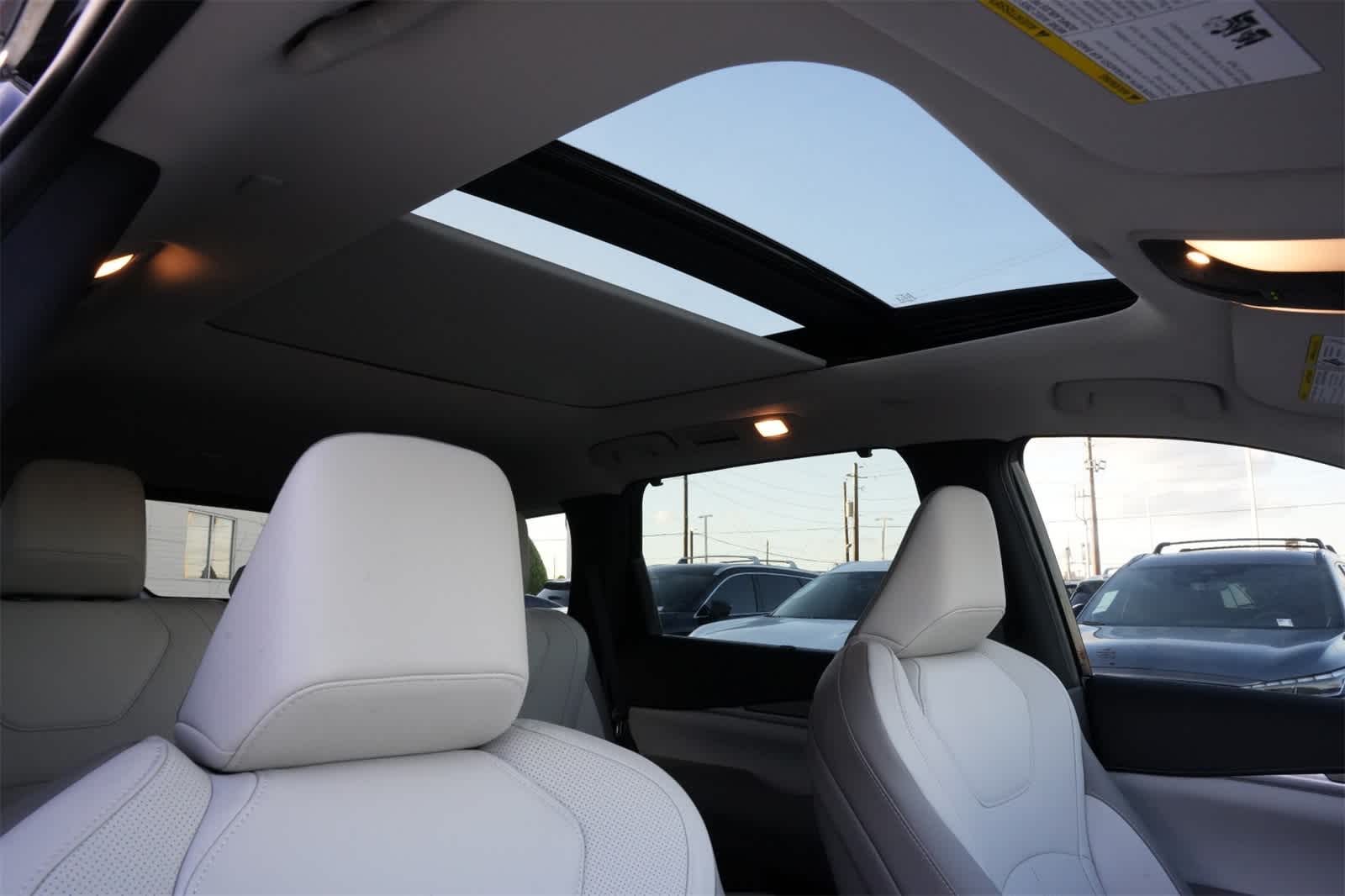 Thumbnail: 2026 INFINITI QX60 - 25