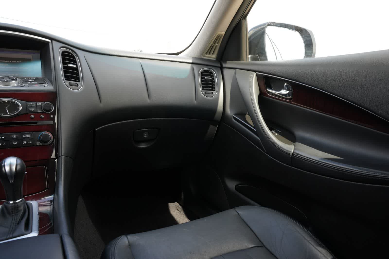 Thumbnail: 2016 INFINITI QX50 - 8