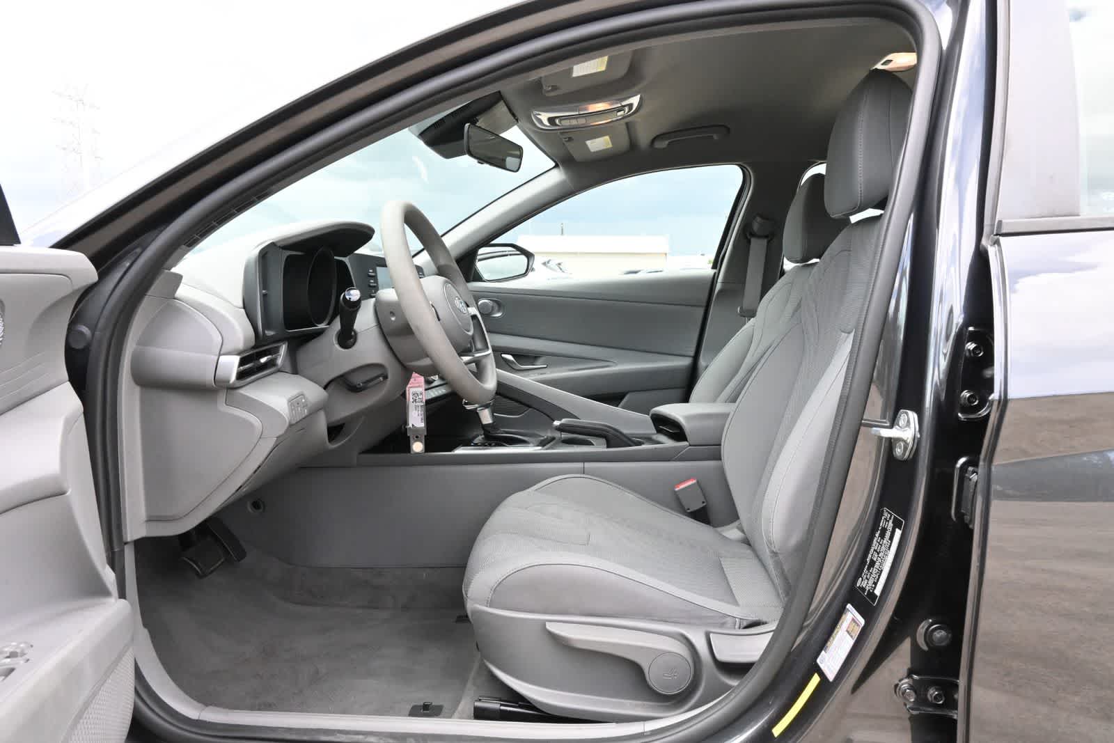 Thumbnail: 2021 Hyundai Elantra - 17