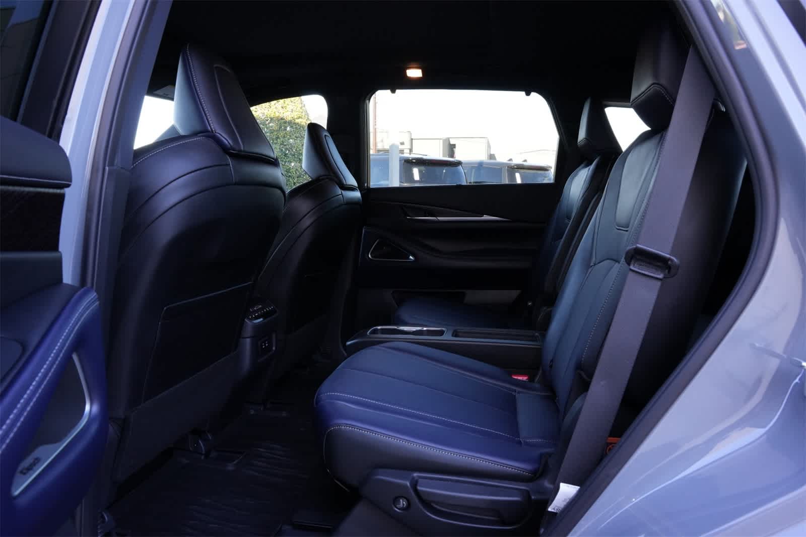 Thumbnail: 2026 INFINITI QX60 - 19