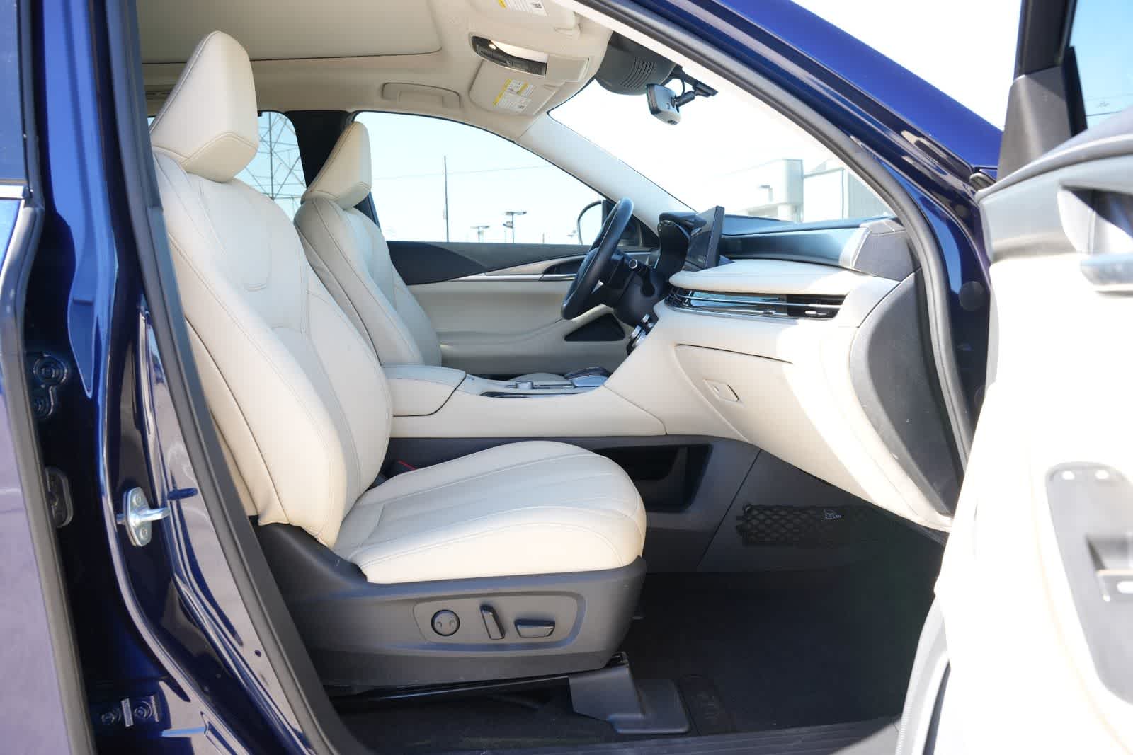 Thumbnail: 2023 INFINITI QX60 - 23