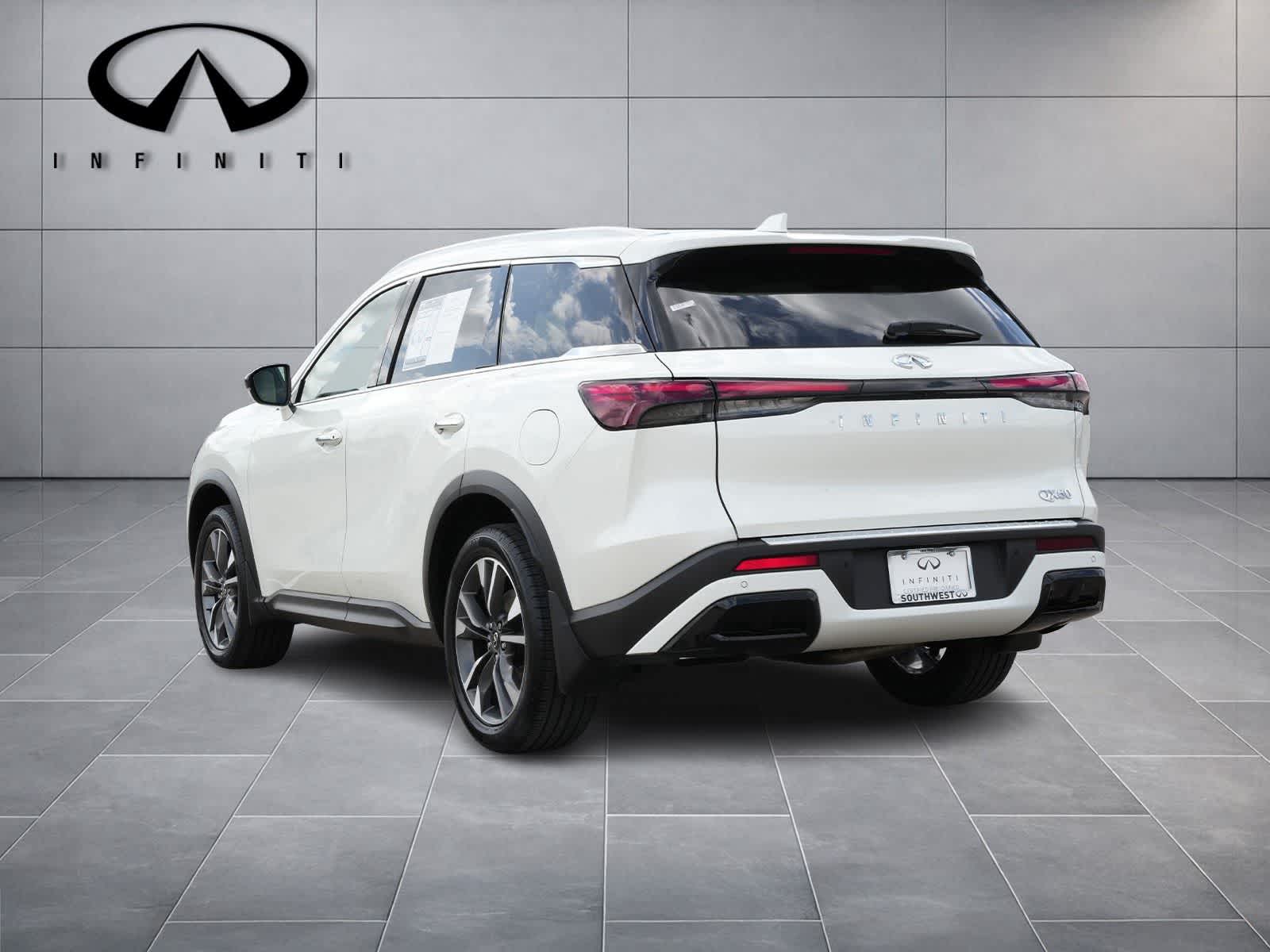 Thumbnail: 2023 INFINITI QX60 - 6