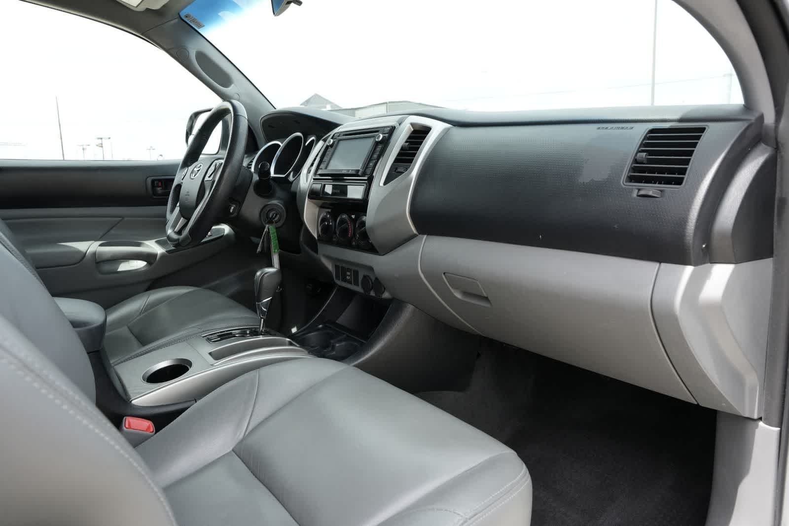 Thumbnail: 2015 Toyota Tacoma - 22