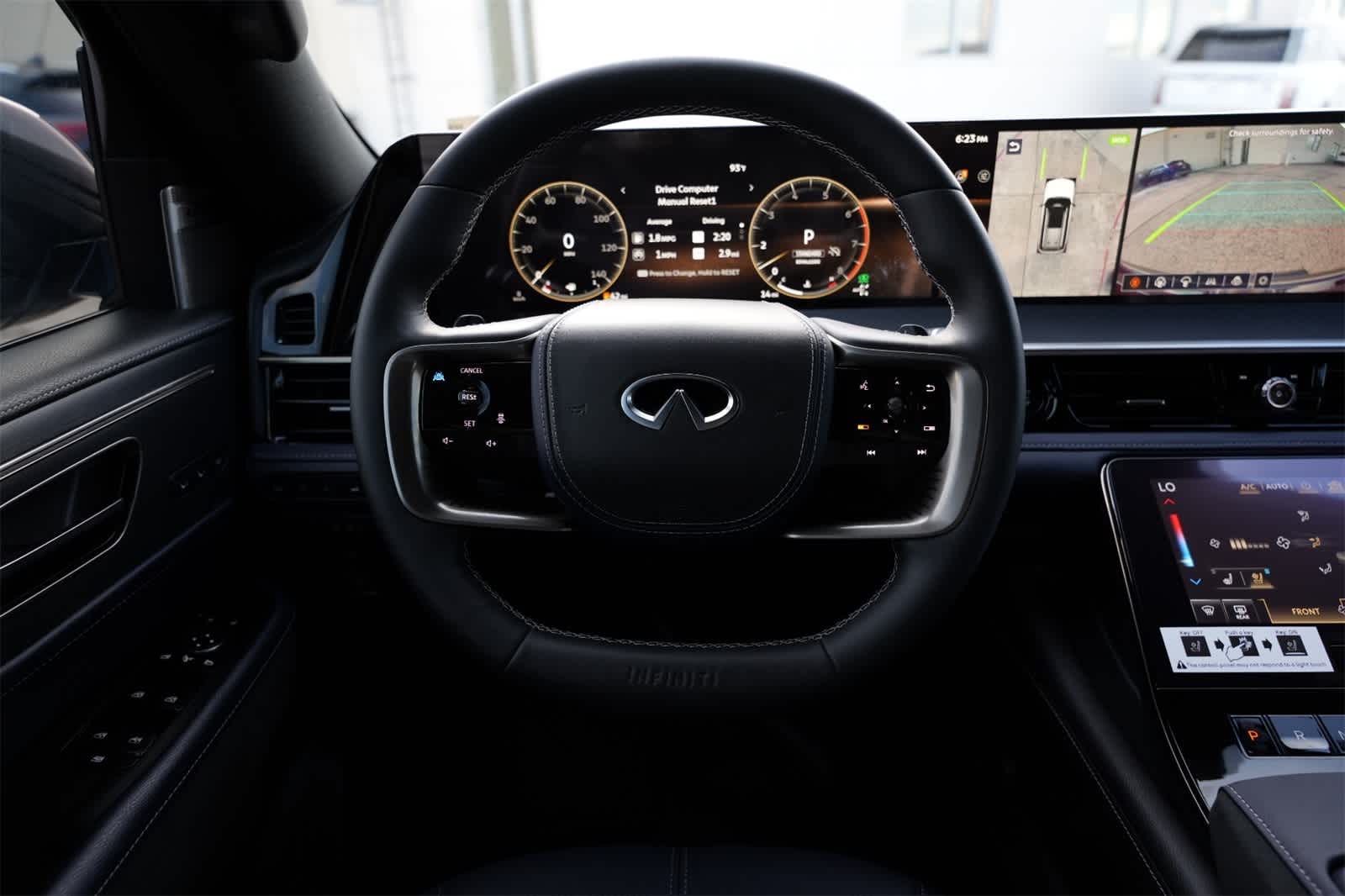 Thumbnail: 2026 INFINITI QX80 - 9