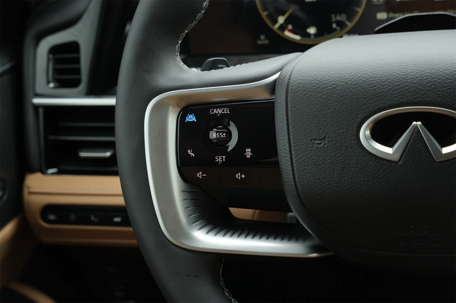 Thumbnail: 2025 INFINITI QX80 - 13