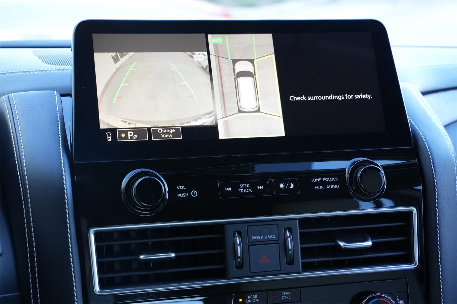 Thumbnail: 2023 INFINITI QX80 - 14