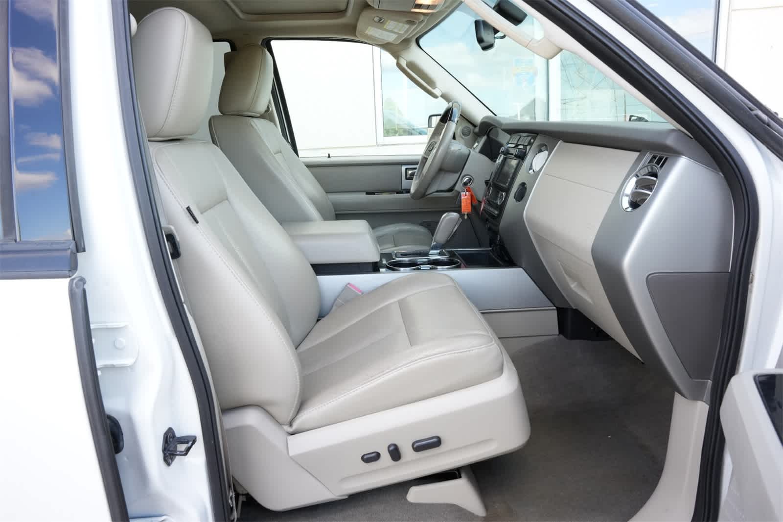 Thumbnail: 2013 Ford Expedition - 19