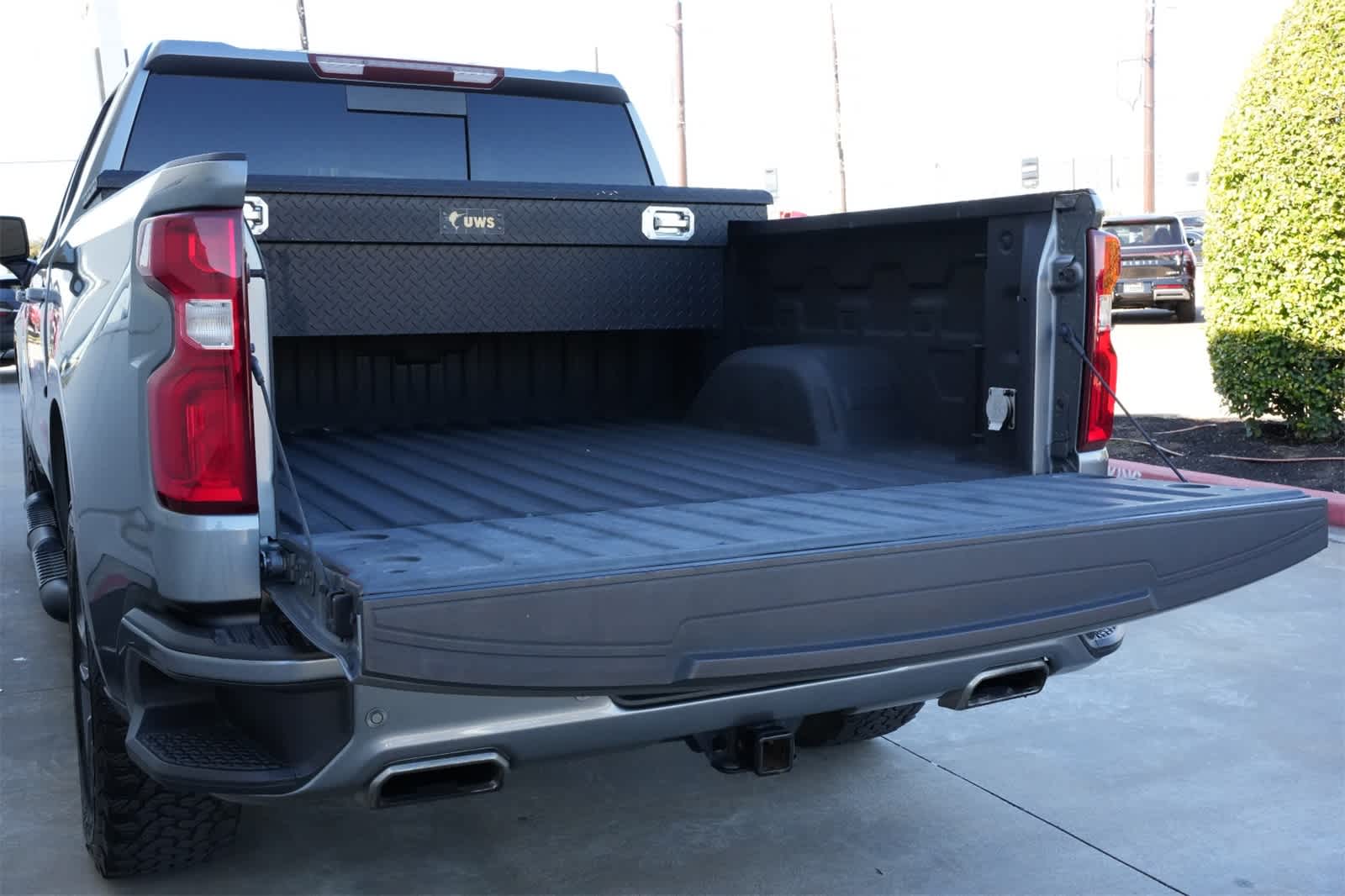 Thumbnail: 2021 Chevrolet Silverado 1500 - 21