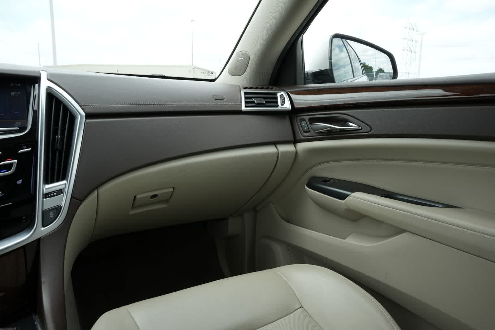 Thumbnail: 2015 Cadillac SRX - 8