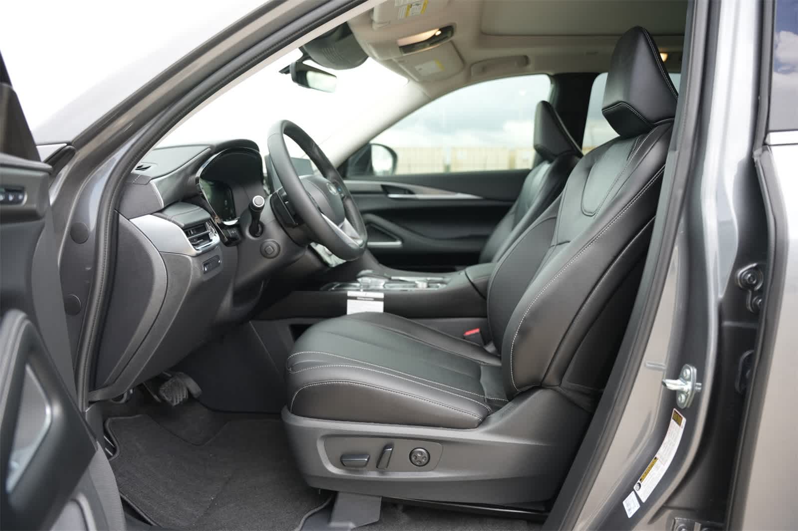 Thumbnail: 2025 INFINITI QX60 - 16