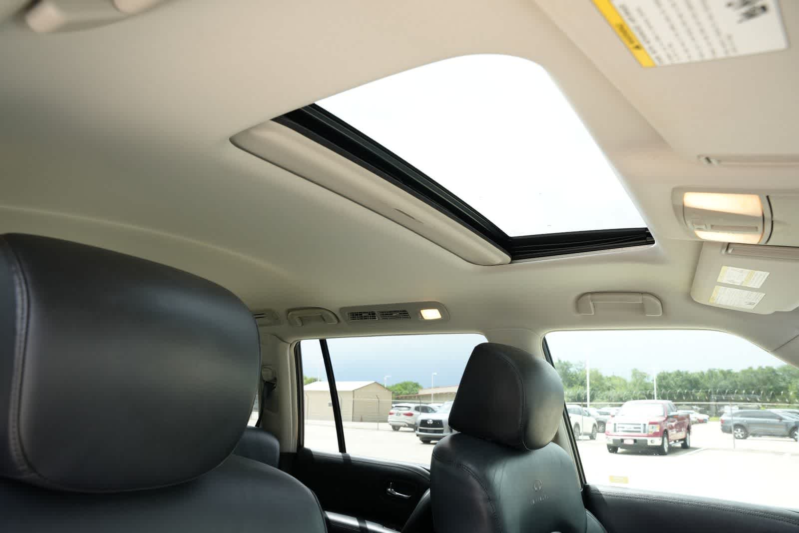 Thumbnail: 2014 INFINITI QX80 - 23