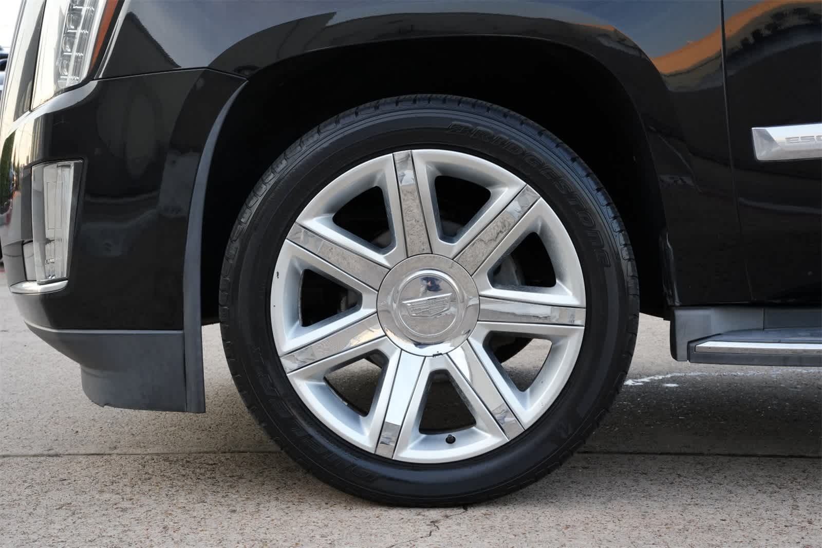 Thumbnail: 2016 Cadillac Escalade - 26