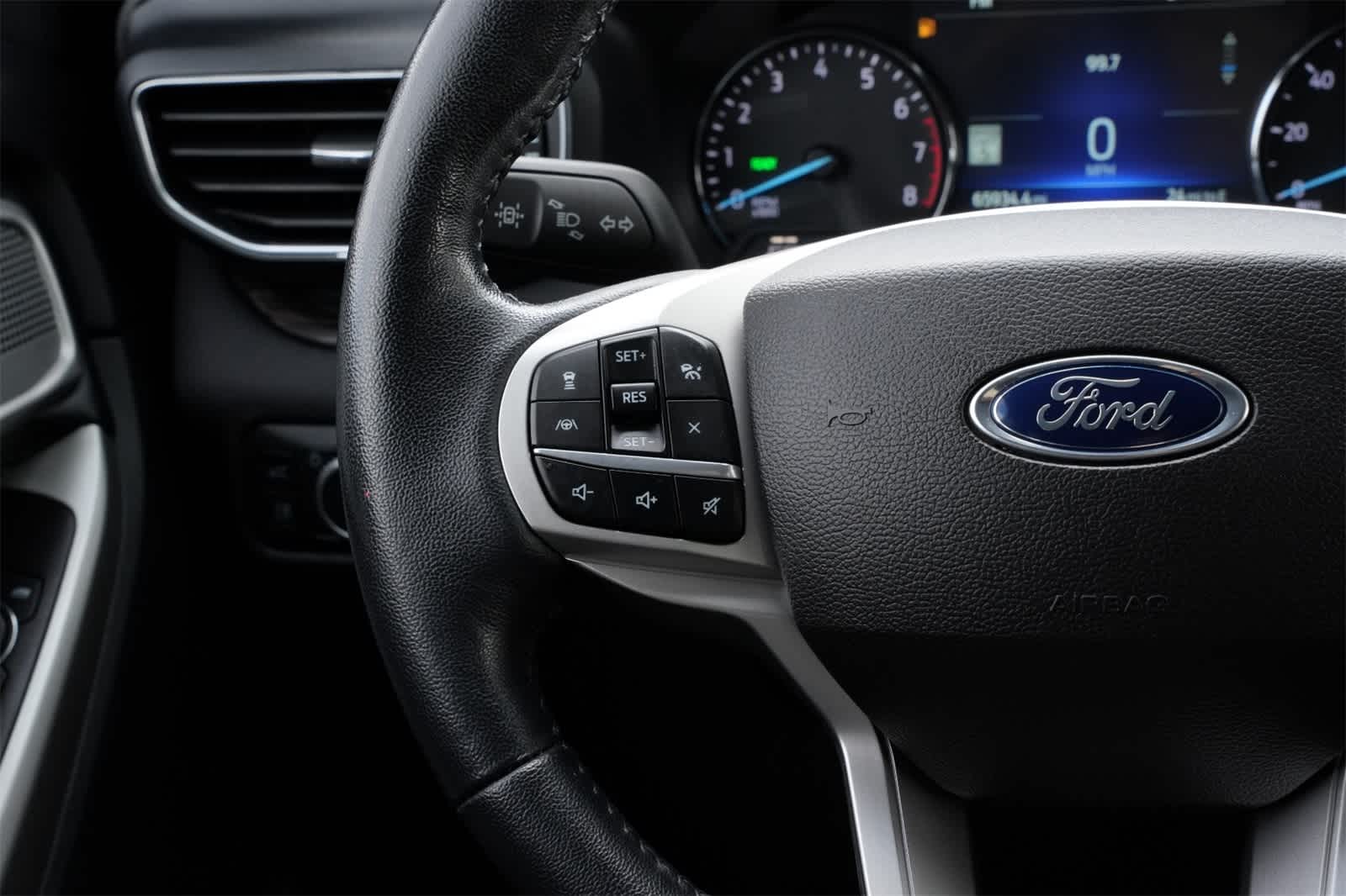 Thumbnail: 2022 Ford Explorer - 10