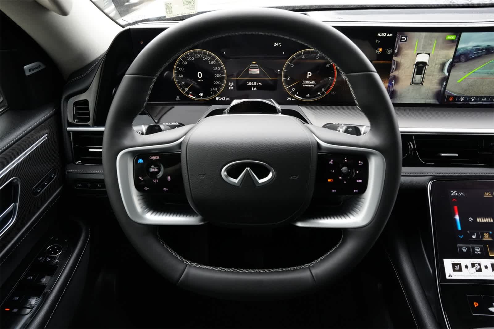 Thumbnail: 2025 INFINITI QX80 - 9