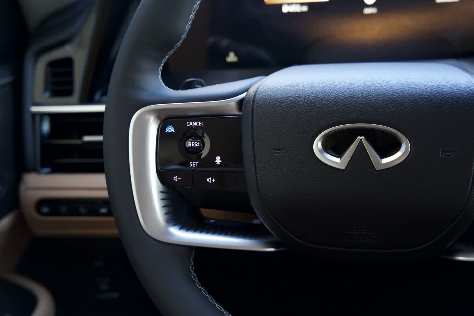 Thumbnail: 2026 INFINITI QX80 - 10