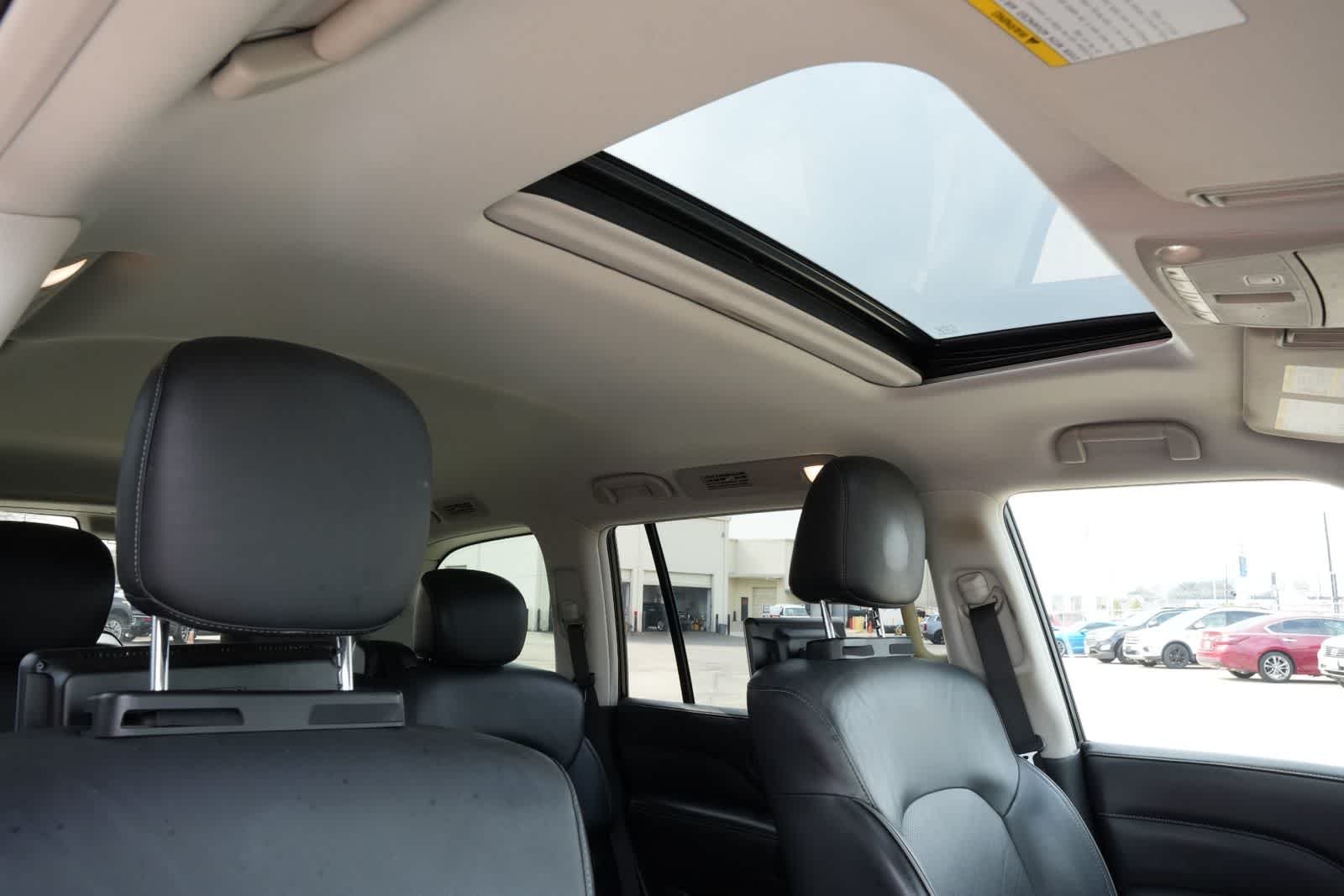 Thumbnail: 2022 INFINITI QX80 - 24