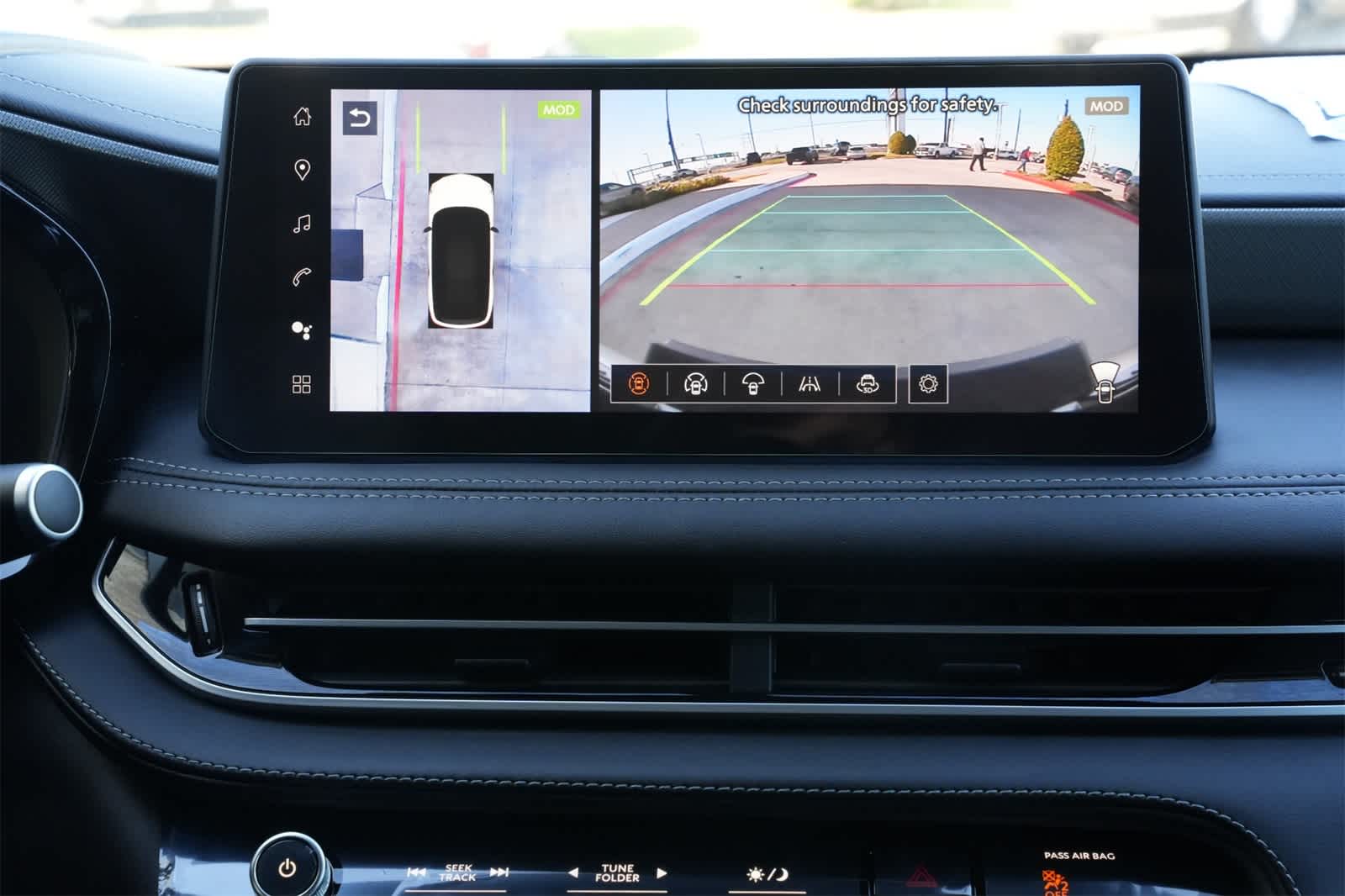 Thumbnail: 2026 INFINITI QX60 - 14