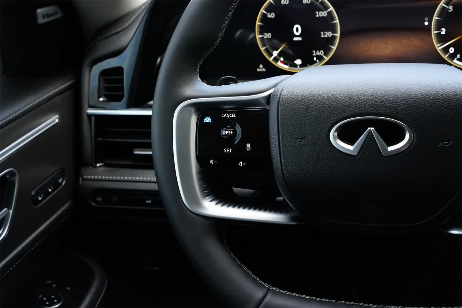 Thumbnail: 2025 INFINITI QX80 - 13