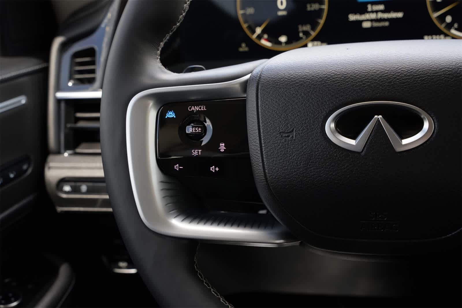 Thumbnail: 2025 INFINITI QX80 - 10