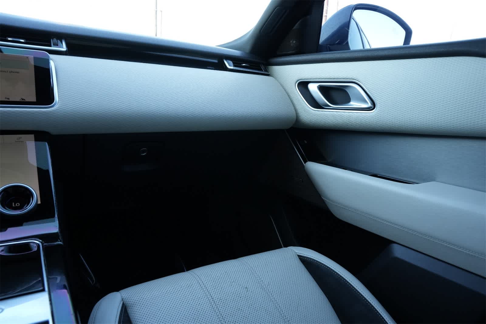 Thumbnail: 2018 Land Rover Range Rover Velar - 8