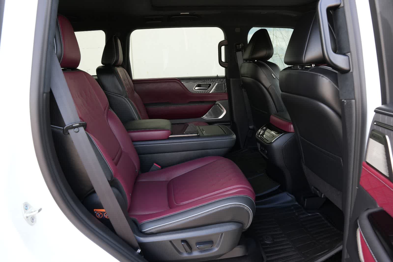 Thumbnail: 2026 INFINITI QX80 - 22