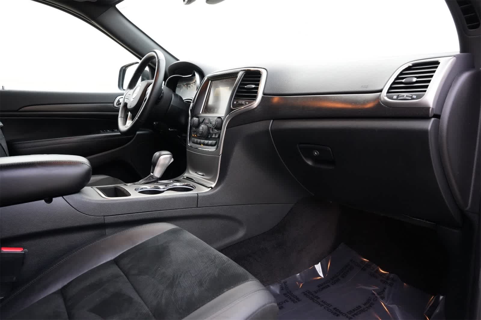 Thumbnail: 2017 Jeep Grand Cherokee - 23