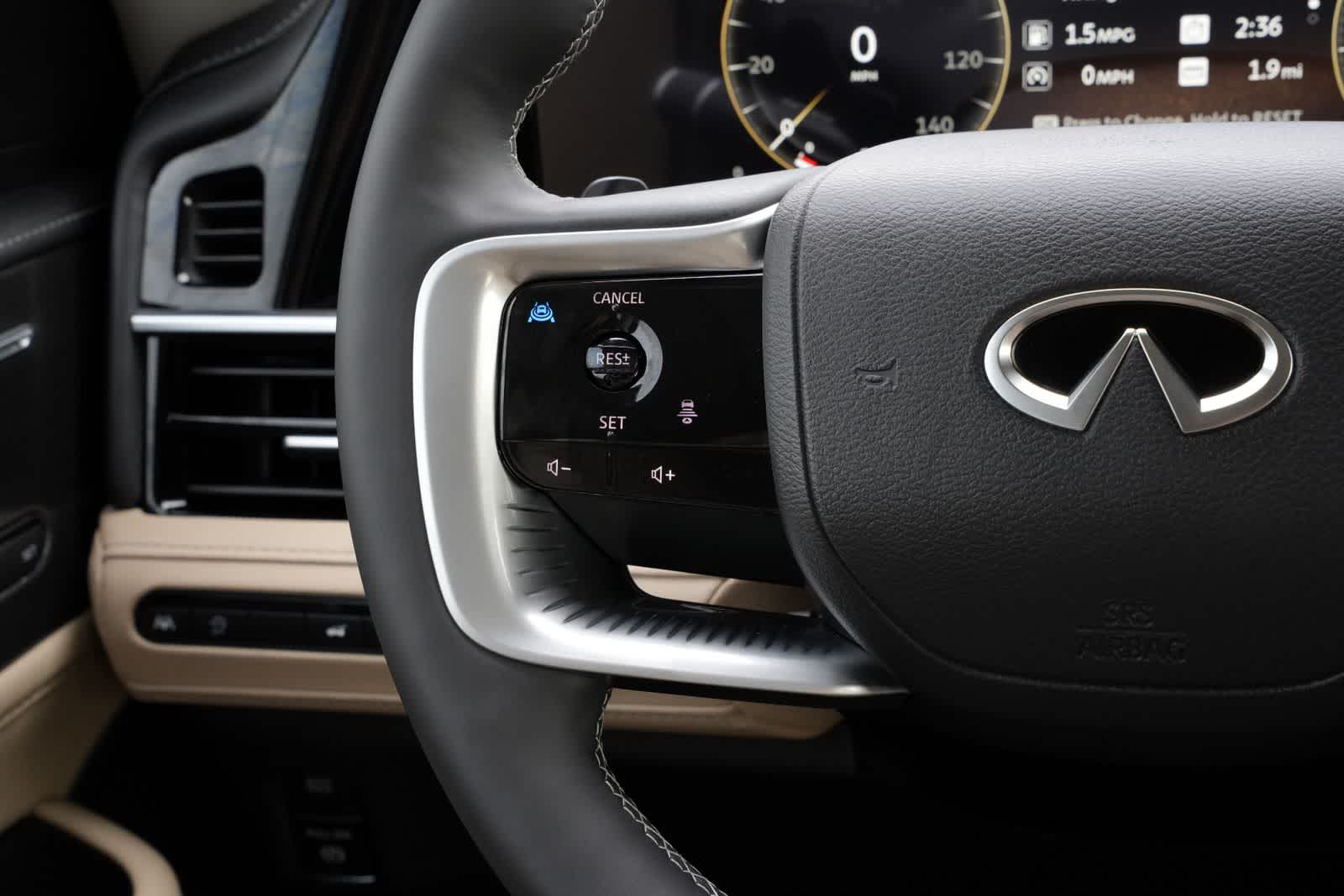 Thumbnail: 2026 INFINITI QX80 - 10