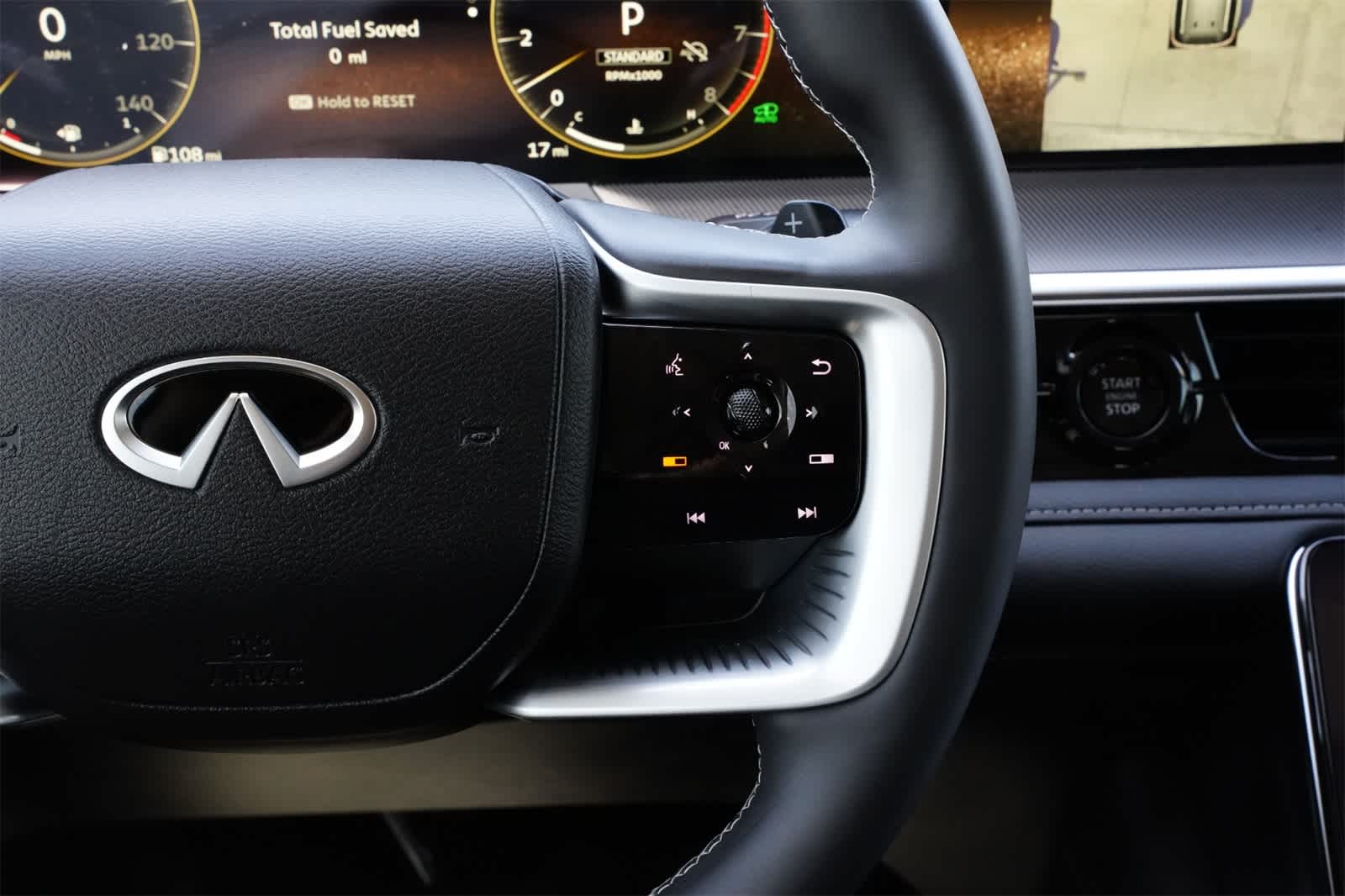 Thumbnail: 2025 INFINITI QX80 - 11