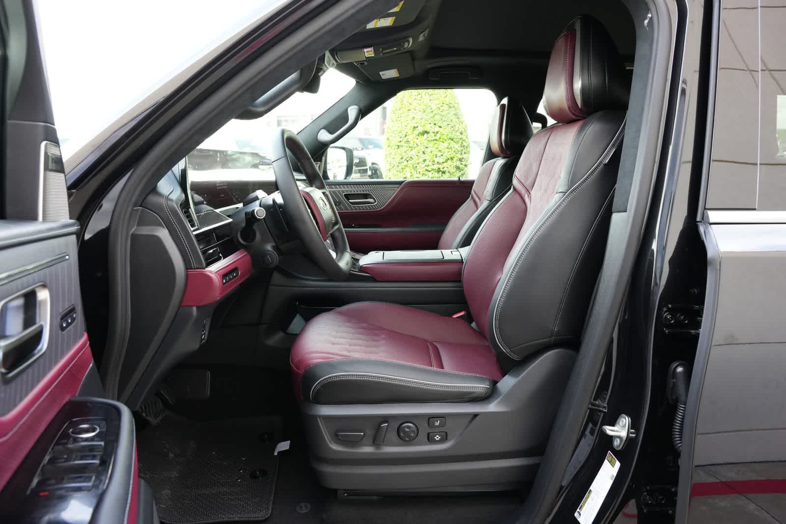 Thumbnail: 2026 INFINITI QX80 - 19