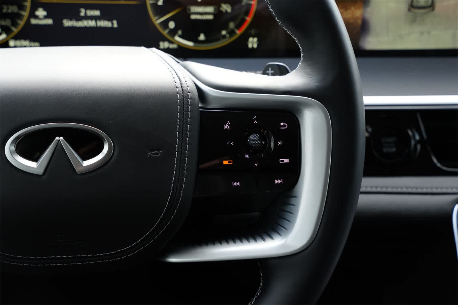 Thumbnail: 2025 INFINITI QX80 - 11