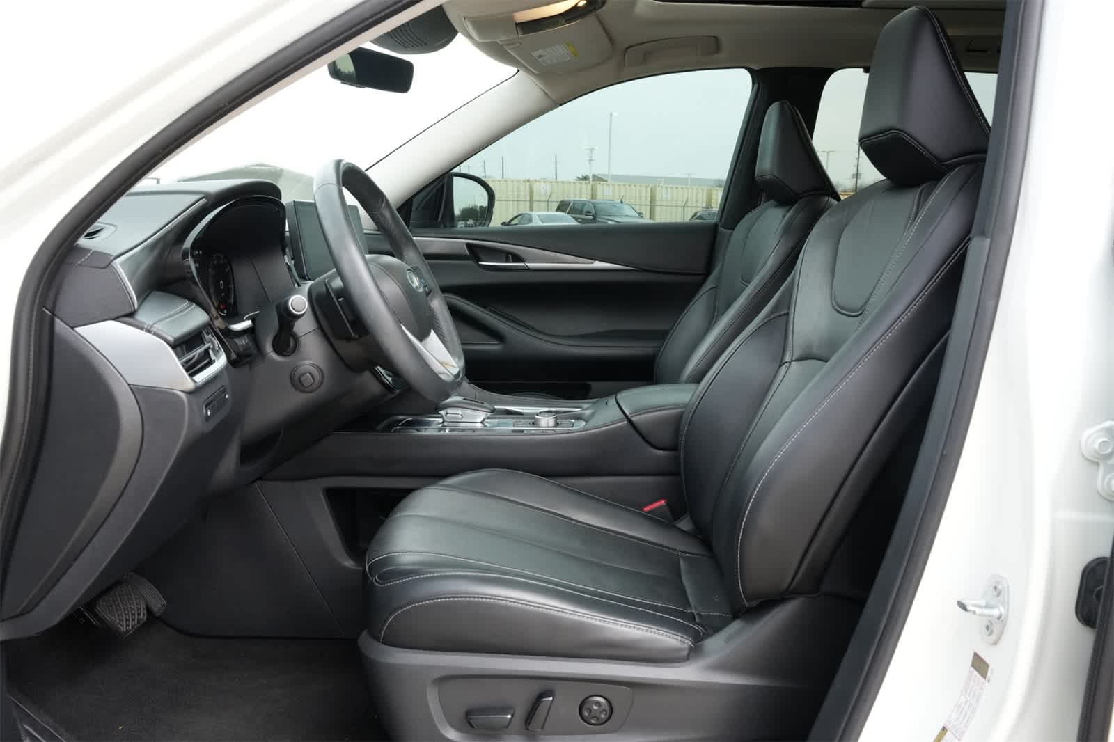 Thumbnail: 2023 INFINITI QX60 - 17