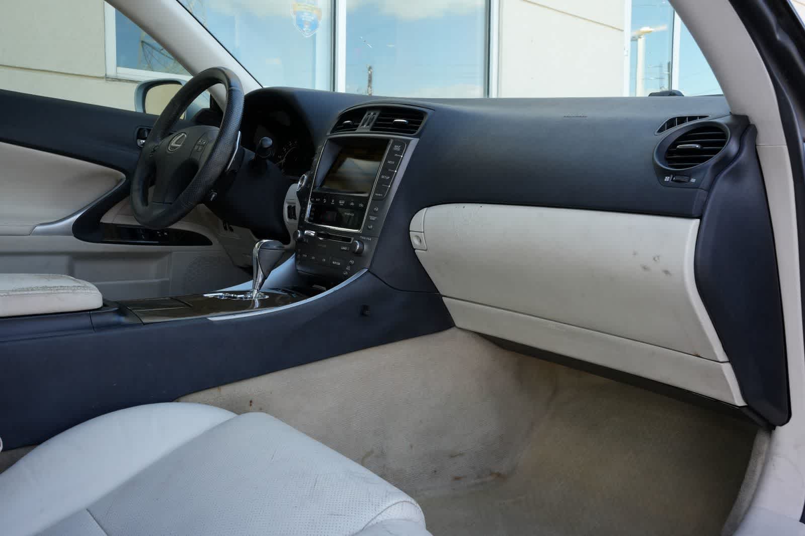 Thumbnail: 2010 Lexus IS - 20