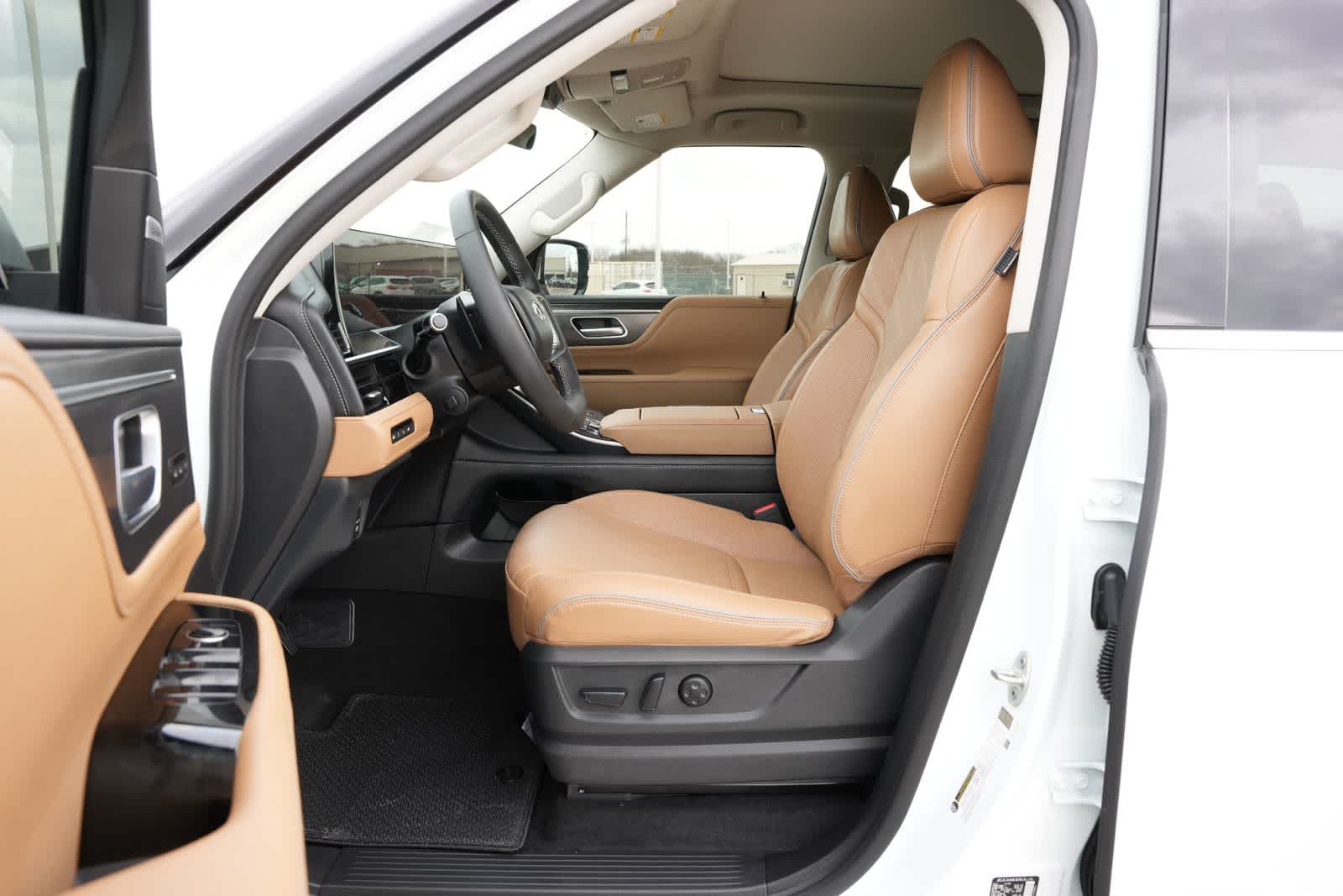 Thumbnail: 2026 INFINITI QX80 - 17