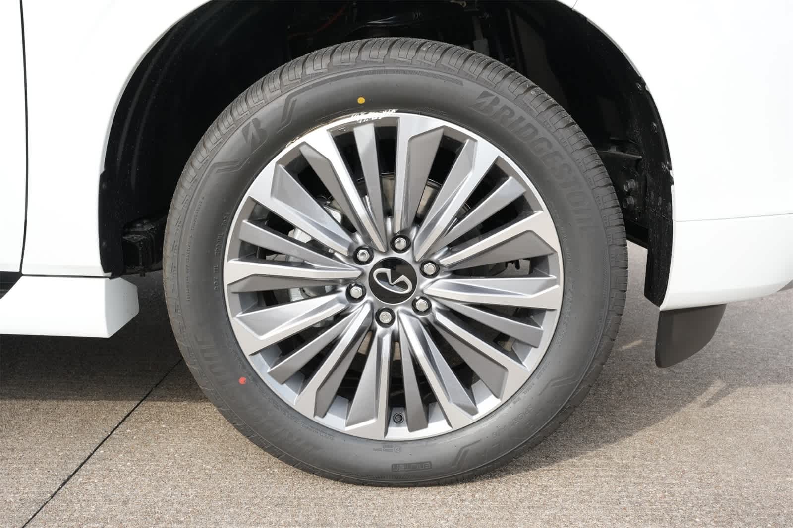Thumbnail: 2025 INFINITI QX80 - 25
