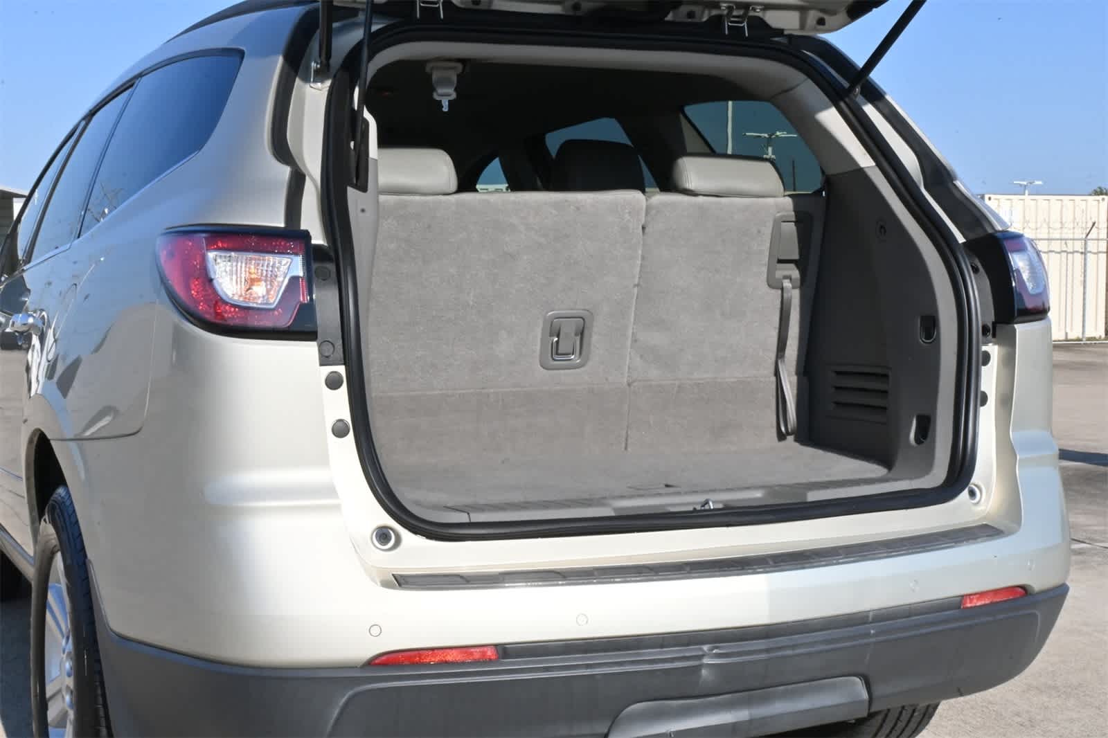 Thumbnail: 2014 Chevrolet Traverse - 19