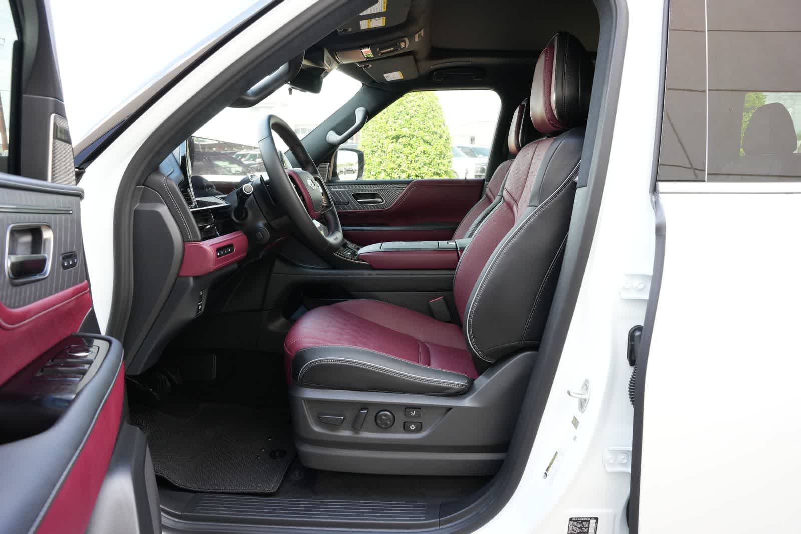 Thumbnail: 2026 INFINITI QX80 - 18