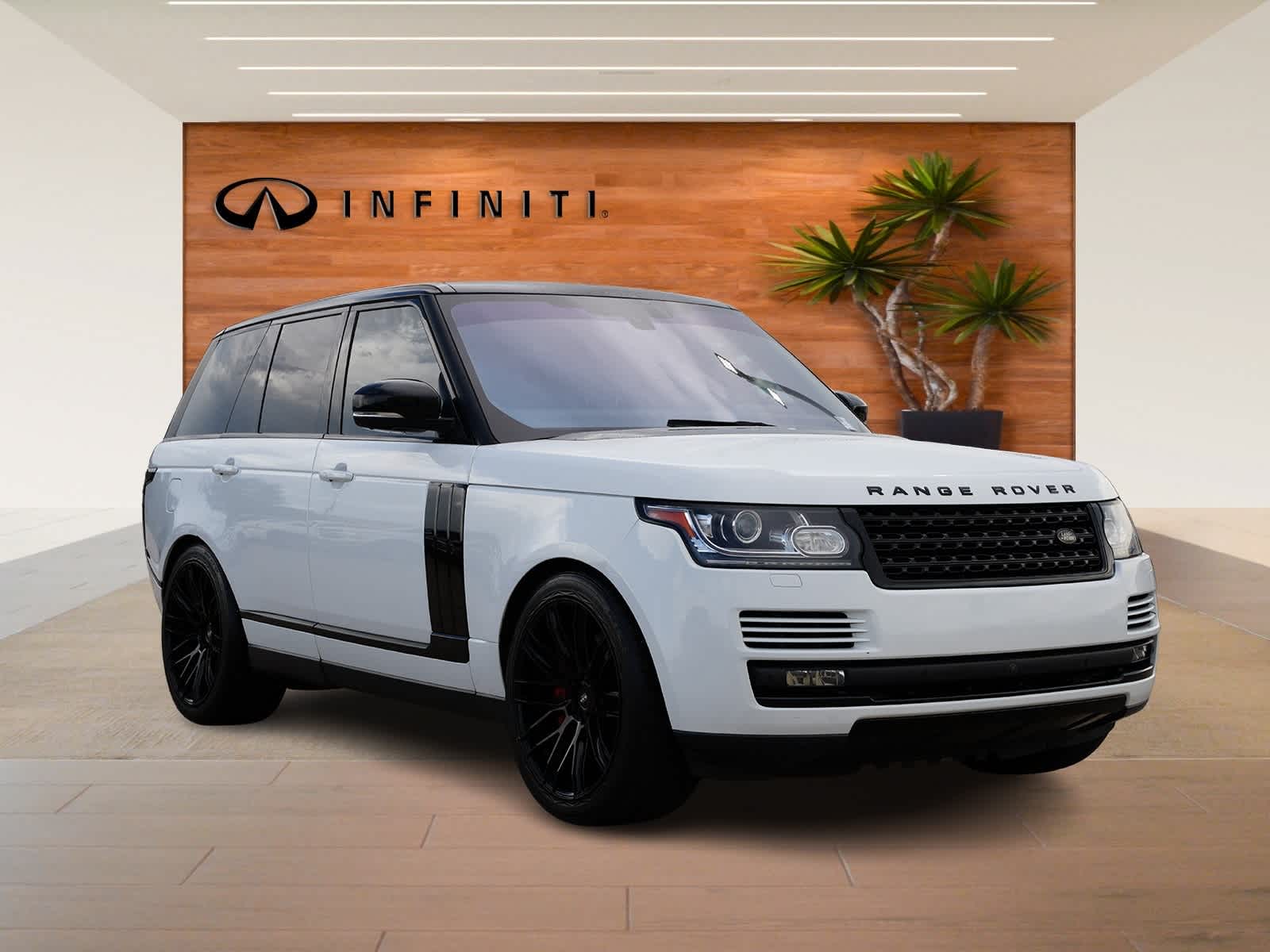 Thumbnail: 2016 Land Rover Range Rover - 3