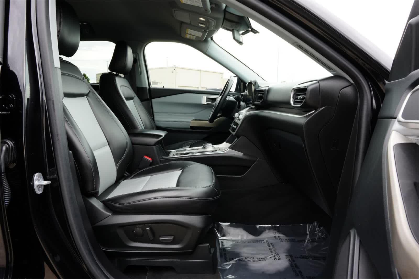 Thumbnail: 2022 Ford Explorer - 24